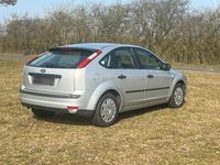 Gebraucht Ford Focus 80 PS (58 kW) 2005 Silber Limousine