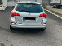 Gebraucht Opel Astra 95 PS (69 kW) 2011 Silber Kombi