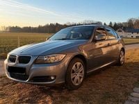 Gebraucht BMW 318 143 PS (105 kW) 2010 Grau Limousine
