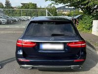 Gebraucht Mercedes E220 194 PS (142 kW) 2019 Blau Kombi
