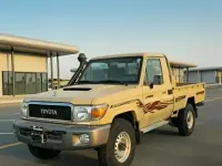 Neu Toyota Land Cruiser 194 PS (142 kW) 2026 Beige Pickup