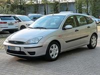 Second-hand Ford Focus 101 CP (74 kW) 2003 Argintiu Berlinǎ