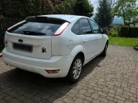 Używany Ford Focus 125 KM (91 kW) 2010 Biały Sedan/Limuzyna
