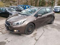 Gebraucht Kia Ceed Edition 7 90 PS (66 kW) 2013 Beige Kleinwagen