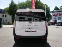 Neu Ford Tourneo Courier Titanium 125 PS (91 kW) 2026 Andere Van / Kleinbus