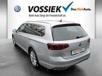 Gebraucht VW Passat Elegance 150 PS (110 kW) 2019 Silber metallic Kombi