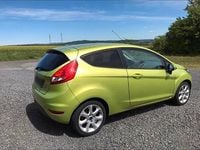 Gebraucht Ford Fiesta 80 PS (58 kW) 2011 Grün Kleinwagen