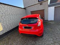 Gebraucht Ford Fiesta Trend 65 PS (47 kW) 2013 Rot Kleinwagen