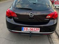 Gebraucht Opel Astra Active 140 PS (102 kW) 2013 Schwarz Limousine