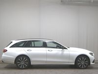 Gebraucht Mercedes E300 Avantgarde 306 PS (225 kW) 2022 Weiss Limousine