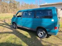 Second-hand VW Multivan 110 CP (80 kW) 1995 Verde Monovolum
