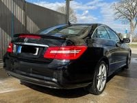 Gebraucht Mercedes E250 AMG 204 PS (150 kW) 2009 Schwarz Coupé