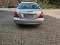 Gebraucht Mercedes E200 154 PS (113 kW) 2005 Silber Limousine