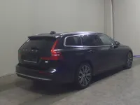 Używany Volvo V60 253 KM (186 kW) 2022 Czarny Kombi