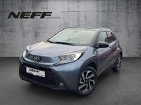 Neu Toyota Aygo X Team 72 PS (52 kW) 2025 Chili red / night sky black SUV