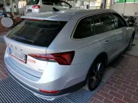 Gebraucht Skoda Octavia Scout 4x4 200 PS (147 kW) 2022 Brilliantsilber Kombi