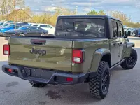 Neu Jeep Gladiator Sport 290 PS (213 kW) 2026 Grün Pickup