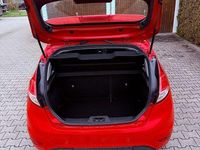Gebraucht Ford Fiesta Ambiente 60 PS (44 kW) 2016 Rot Kleinwagen