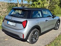 Używany Mini Cooper Classic 156 KM (114 kW) 2024 Srebrny Hatchback