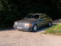 Gebraucht Mercedes E230 132 PS (97 kW) 1984 Braun Limousine