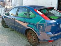 Second-hand Ford Focus 102 CP (75 kW) 2007 Albastru Hatchback