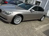 Gebraucht BMW 740 Sport Line 306 PS (225 kW) 2012 Andere farben Limousine
