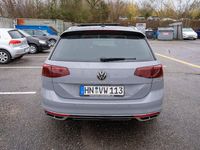 Gebraucht VW Passat R-line 200 PS (147 kW) 2023 Grau Kombi