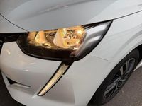 Gebraucht Peugeot 208 Active 101 PS (74 kW) 2023 Weiß Kleinwagen