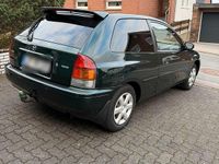 Gebraucht Mazda 323 88 PS (64 kW) 1999 Grün Kleinwagen
