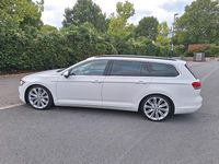 Gebraucht VW Passat 150 PS (110 kW) 2018 Weiß Kombi
