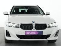 Gebraucht BMW 318 Sport Line 156 PS (114 kW) 2024 Alpinweiss Limousine