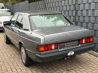 Gebraucht Mercedes 190 72 PS (52 kW) 1989 Grau Limousine