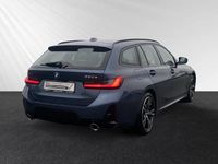 Gebraucht BMW 330e M Sport 292 PS (214 kW) 2024 Arctic race blue metallic Kombi