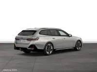 Gebraucht BMW 540 Sport Line 286 PS (210 kW) 2025 Grau Kombi