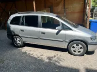 Gebraucht Opel Zafira Comfort 147 PS (108 kW) 2001 Silber Van / Kleinbus