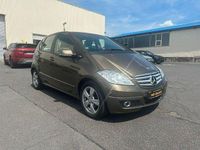 Gebraucht Mercedes A180 116 PS (85 kW) 2011 Gold Kleinwagen