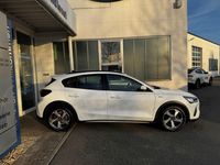 Gebraucht Ford Focus Active 125 PS (91 kW) 2023 Frostweiß (weiss) Limousine