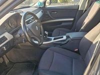 Gebraucht BMW 318 143 PS (105 kW) 2011 Silber Limousine