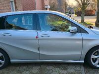 Gebraucht Mercedes B200 163 PS (119 kW) 2014 Silber Van / Kleinbus