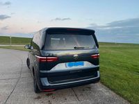 Usado VW Multivan 150 HP (110 kW) 2023 Azul Monovolume
