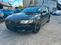 Gebraucht Volvo V50 Kinetic 179 PS (131 kW) 2006 Black sapphire metallic / meta Kombi