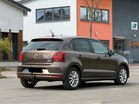 Gebraucht VW Polo Highline 90 PS (66 kW) 2015 Braun Kleinwagen