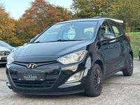 Gebraucht Hyundai i20 Trend 75 PS (55 kW) 2013 Schwarz Kleinwagen