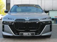 Neu BMW M760e Performance 571 PS (419 kW) 2026 Limousine