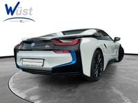 Gebraucht BMW i8 374 PS (275 kW) 2019 Kristallweiss perleff. m. akze Cabrio