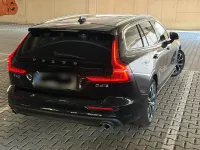 Gebraucht Volvo V60 Momentum 190 PS (139 kW) 2019 Schwarz Kombi