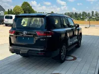 Neu Toyota Land Cruiser 416 PS (305 kW) 2026 Schwarz SUV