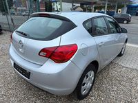 Gebraucht Opel Astra Edition 120 PS (88 kW) 2012 Silber Kleinwagen