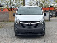 Używany Opel Vivaro 90 KM (66 kW) 2015 Biały Minivan