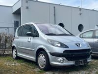 Gebraucht Peugeot 1007 Premium 109 PS (80 kW) 2008 Lackierung aluminiumgrau/metall (metallic) Van / Kleinbus